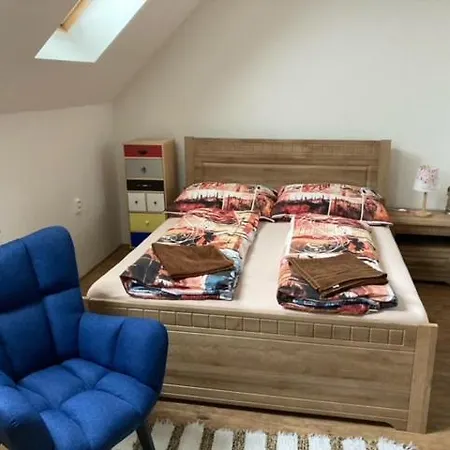 Aparthotel Dvojlozkova Izba S Vlastnou Kupelnou V Priemyselnej Zone