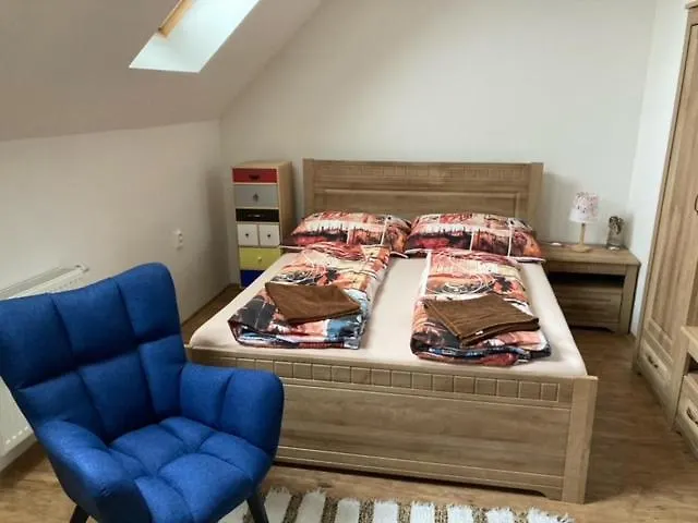 Aparthotel Dvojlozkova Izba S Vlastnou Kupelnou V Priemyselnej Zone