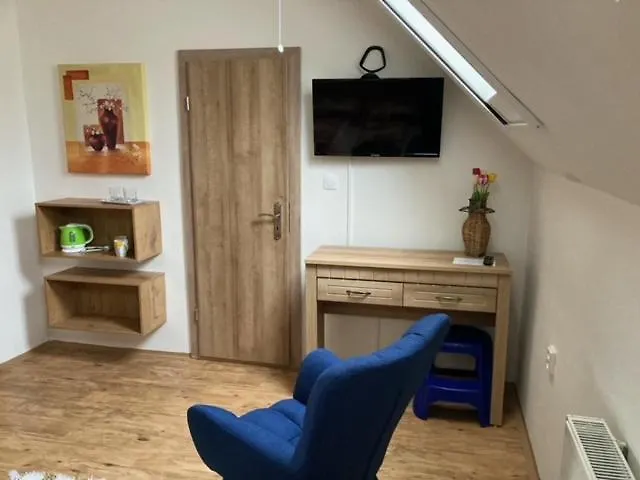 Dvojlozkova Izba S Vlastnou Kupelnou V Priemyselnej Zone Aparthotel